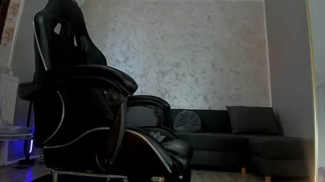 Snapshot of Ivy_belle chatting on 02/22/25, 11:46 Ivy belle online show from 02/22/25, 11:46