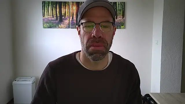 Snapshot of Harry_Boldt chatting on 10/10/25, 06:25 Harry Boldt online show from 10/10/25, 06:25