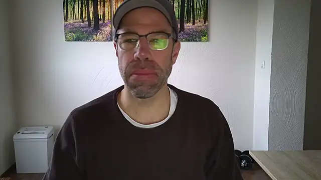 Snapshot of Harry_Boldt chatting on 10/14/25, 07:20 Harry Boldt online show from 10/14/25, 07:20