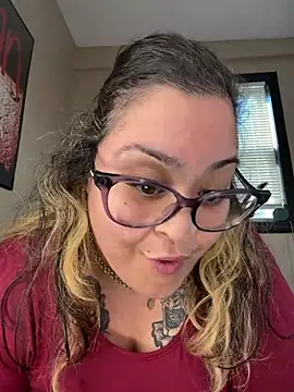 Snapshot of tillymarie34 chatting on 07/13/26, 11:48 tillymarie34 online show from 07/13/26, 11:48