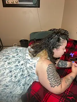 Snapshot of tillymarie34 chatting on 07/10/26, 04:12 tillymarie34 online show from 07/10/26, 04:12