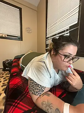 Snapshot of tillymarie34 chatting on 06/20/26, 03:11 tillymarie34 online show from 06/20/26, 03:11