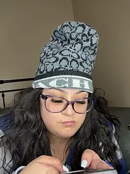 Snapshot of tillymarie34 chatting on 12/21/25, 11:05 tillymarie34 online show from 12/21/25, 11:05