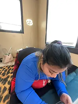 Snapshot of tillymarie34 chatting on 02/18/26, 06:48 tillymarie34 online show from 02/18/26, 06:48