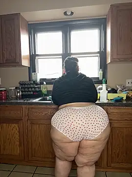 tillymarie34 online show from 11/24/25, 05:57