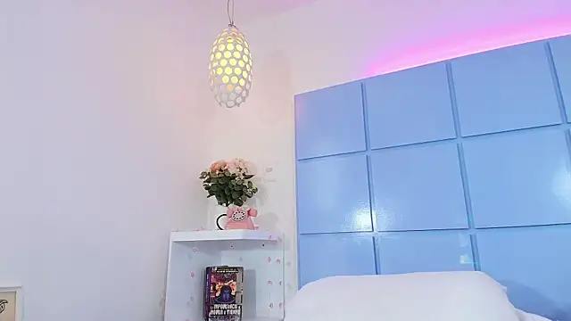 DollyScott1 online show from 03/19/25, 07:06