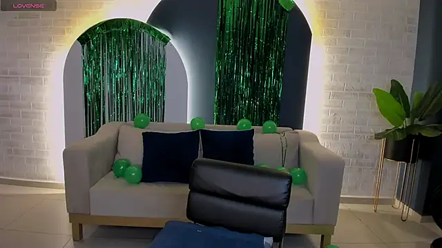 StacyWoods online show from 03/17/25, 04:54