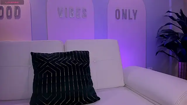 StacyWoods online show from 04/09/26, 12:11