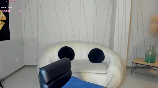 StacyWoods online show from 03/06/25, 04:49