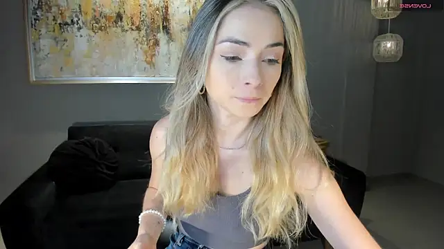 StacyWoods online show from 04/24/26, 11:01