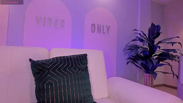 StacyWoods online show from 04/11/26, 11:36