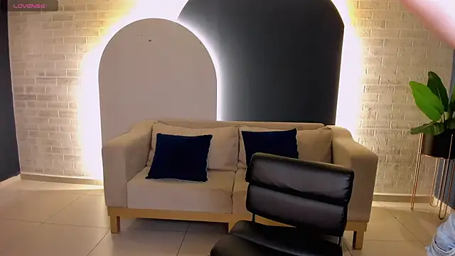 StacyWoods online show from 03/17/25, 10:49