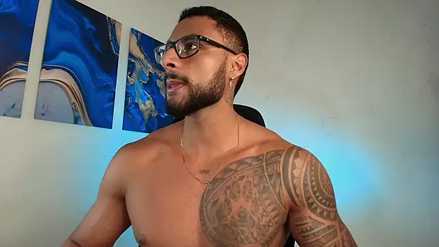 LiamGarcia1 online show from 02/14/26, 06:52