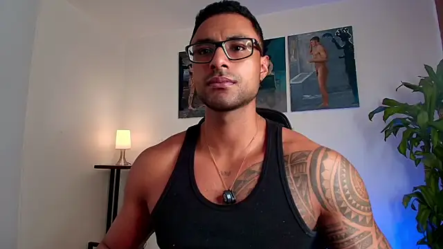 LiamGarcia1 online show from 04/07/26, 04:42