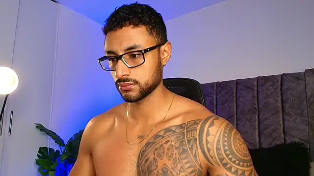 LiamGarcia1 online show from 10/21/25, 01:32