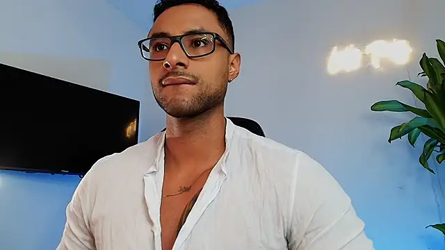 LiamGarcia1 online show from 12/19/25, 03:25