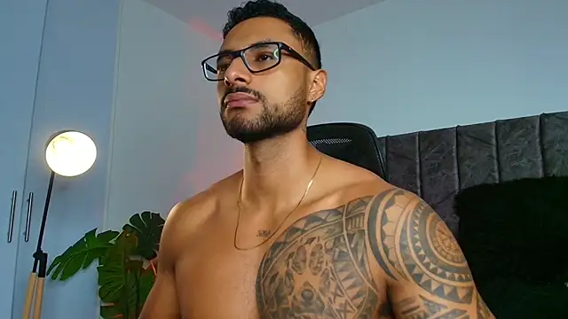 LiamGarcia1 online show from 10/30/25, 02:04