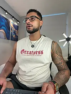Snapshot of LiamGarcia1 chatting on 05/22/26, 02:15 LiamGarcia1 online show from 05/22/26, 02:15