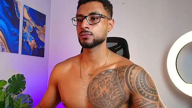 LiamGarcia1 online show from 09/16/25, 12:33