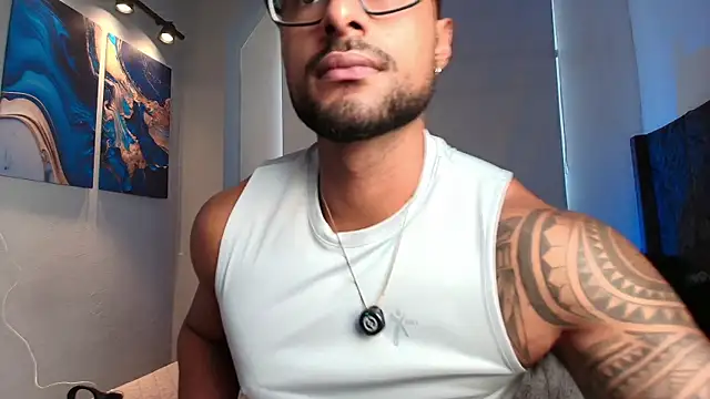 Snapshot of LiamGarcia1 chatting on 05/13/26, 04:58 LiamGarcia1 online show from 05/13/26, 04:58
