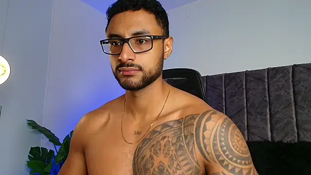 LiamGarcia1 online show from 10/20/25, 01:11