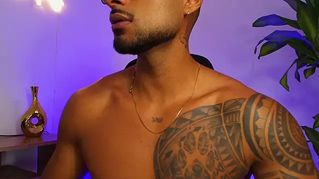 LiamGarcia1 online show from 12/15/25, 03:40