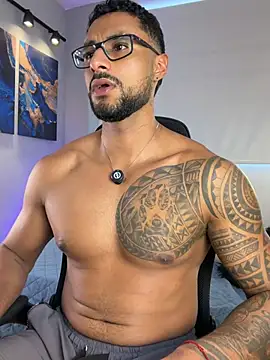 Snapshot of LiamGarcia1 chatting on 05/28/26, 04:24 LiamGarcia1 online show from 05/28/26, 04:24