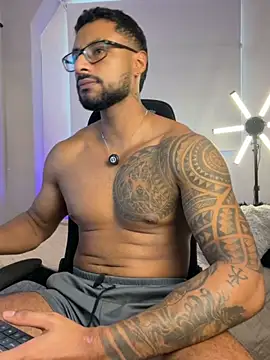 Snapshot of LiamGarcia1 chatting on 06/02/26, 03:56 LiamGarcia1 online show from 06/02/26, 03:56