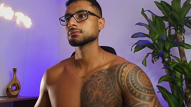 LiamGarcia1 online show from 12/17/25, 02:22