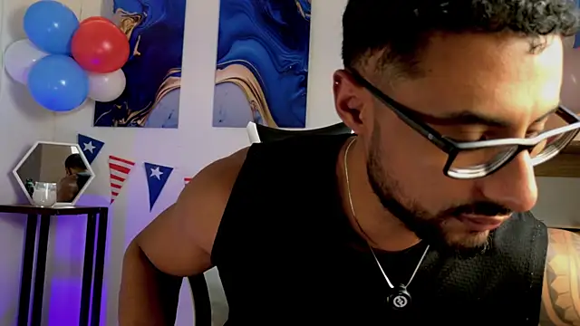 Snapshot of LiamGarcia1 chatting on 07/04/26, 04:00 LiamGarcia1 online show from 07/04/26, 04:00