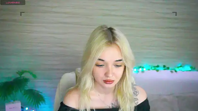 Ashley S online show from 10/25/25, 10:32