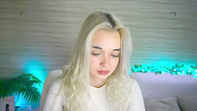 Snapshot of Ashley_S chatting on 09/15/25, 10:10 Ashley S online show from 09/15/25, 10:10