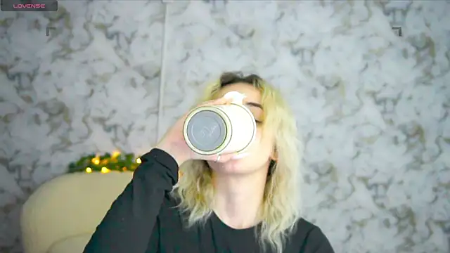 Ashley S online show from 04/21/26, 01:42