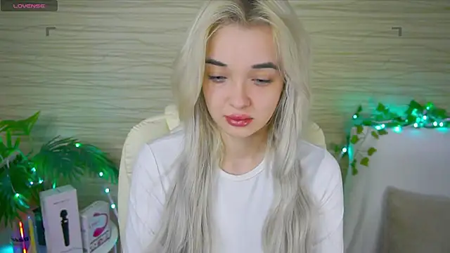 Snapshot of Ashley_S chatting on 02/17/25, 11:11 Ashley S online show from 02/17/25, 11:11