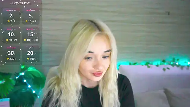 Snapshot of Ashley_S chatting on 10/16/25, 10:18 Ashley S online show from 10/16/25, 10:18