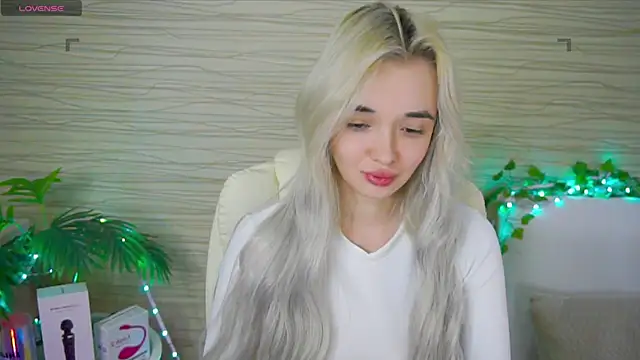Snapshot of Ashley_S chatting on 02/16/25, 03:15 Ashley S online show from 02/16/25, 03:15