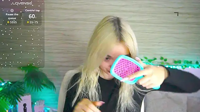 Ashley S online show from 11/04/25, 11:08