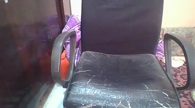 Snapshot of AuntyLover_BhabhiLover_ chatting on 03/22/25, 12:14 AuntyLover BhabhiLover online show from 03/22/25, 12:14