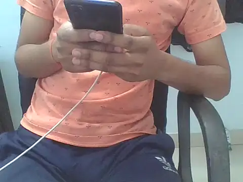 Snapshot of AuntyLover_BhabhiLover_ chatting on 03/01/26, 06:24 AuntyLover BhabhiLover online show from 03/01/26, 06:24