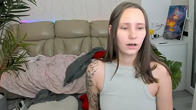 Snapshot of HotCaramellsTV chatting on 03/11/25, 03:34 HotCaramellsTV online show from 03/11/25, 03:34