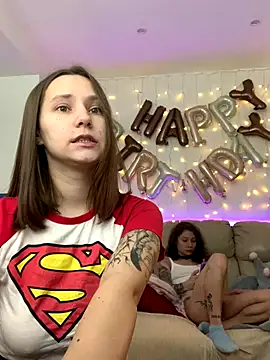 Snapshot of HotCaramellsTV chatting on 10/19/25, 10:51 HotCaramellsTV online show from 10/19/25, 10:51