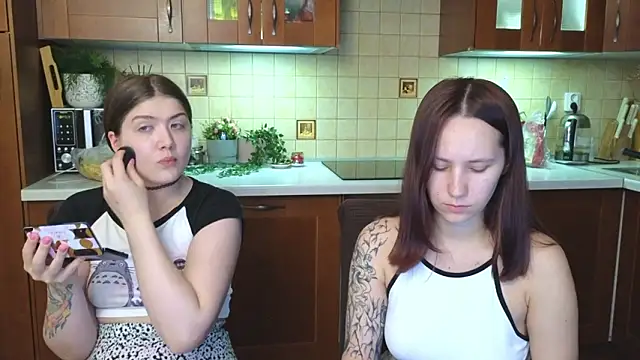 Snapshot of HotCaramellsTV chatting on 03/27/26, 10:49 HotCaramellsTV online show from 03/27/26, 10:49