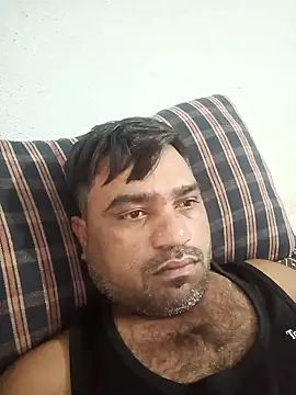 Snapshot of pintuS40 chatting on 10/20/25, 01:29 pintuS40 online show from 10/20/25, 01:29
