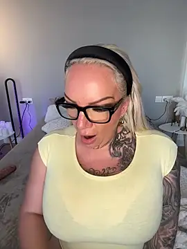 Nina LiveXXX online show from 02/15/26, 02:49