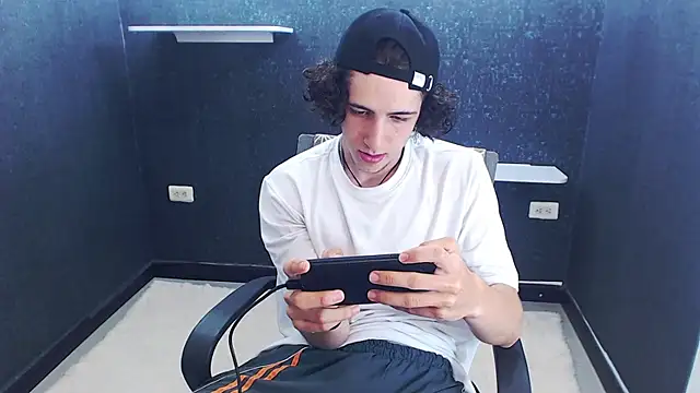 Kerverr  online show from 01/14/26, 07:39