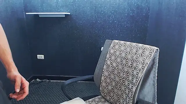 Kerverr  online show from 11/27/25, 02:17