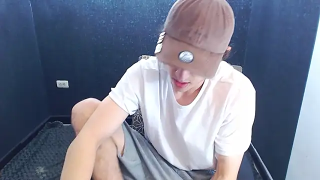 Kerverr  online show from 11/08/25, 03:48