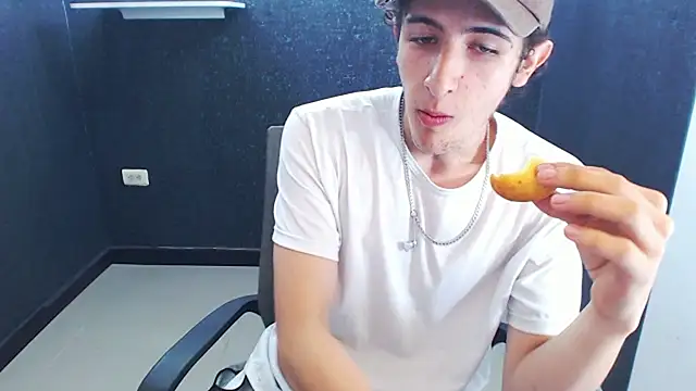 Kerverr  online show from 12/15/25, 01:28