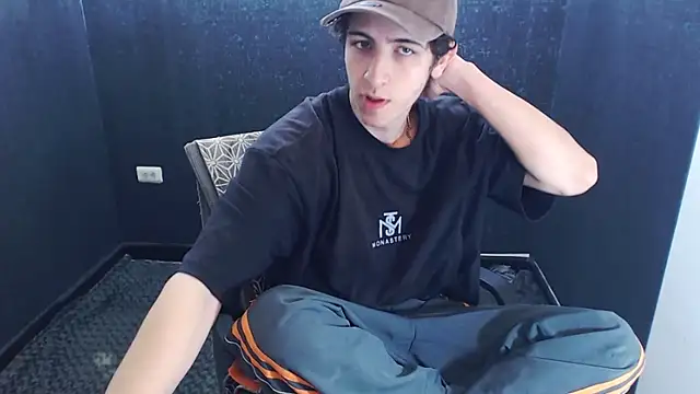 Kerverr  online show from 11/10/25, 02:22