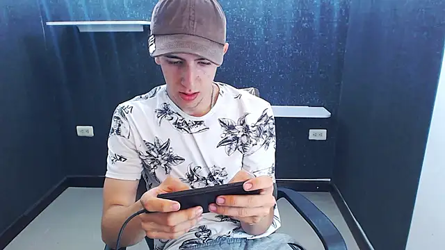 Kerverr  online show from 12/16/25, 02:54